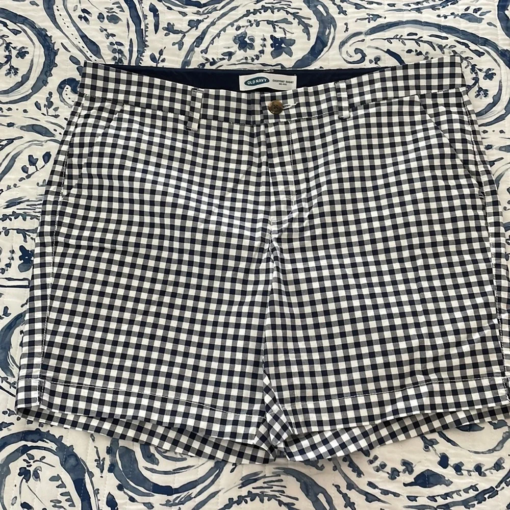 Old Navy Everyday Shorts - Picture 1 of 5